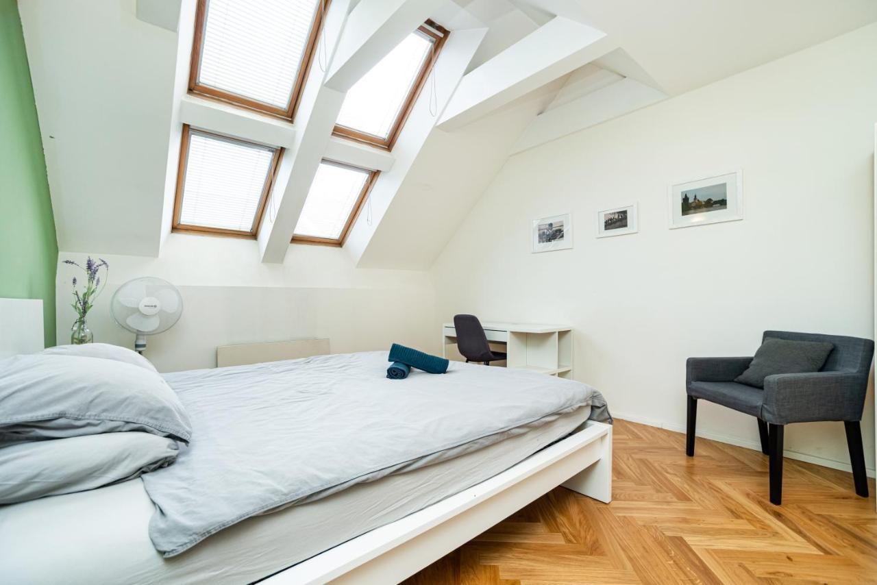 Central, Spacious, Modern 5 Bedrm duplex w/Balcony Praga Exterior foto