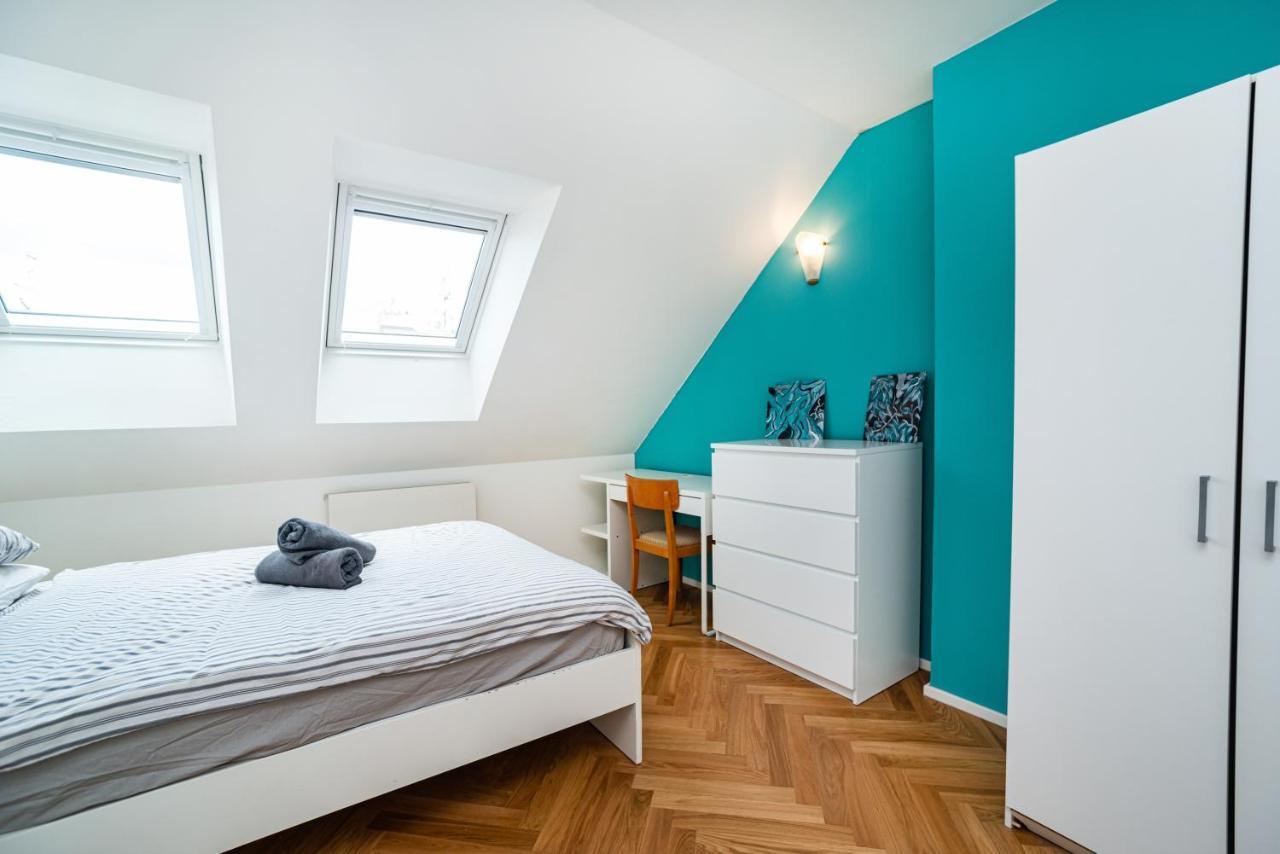 Central, Spacious, Modern 5 Bedrm duplex w/Balcony Praga Exterior foto