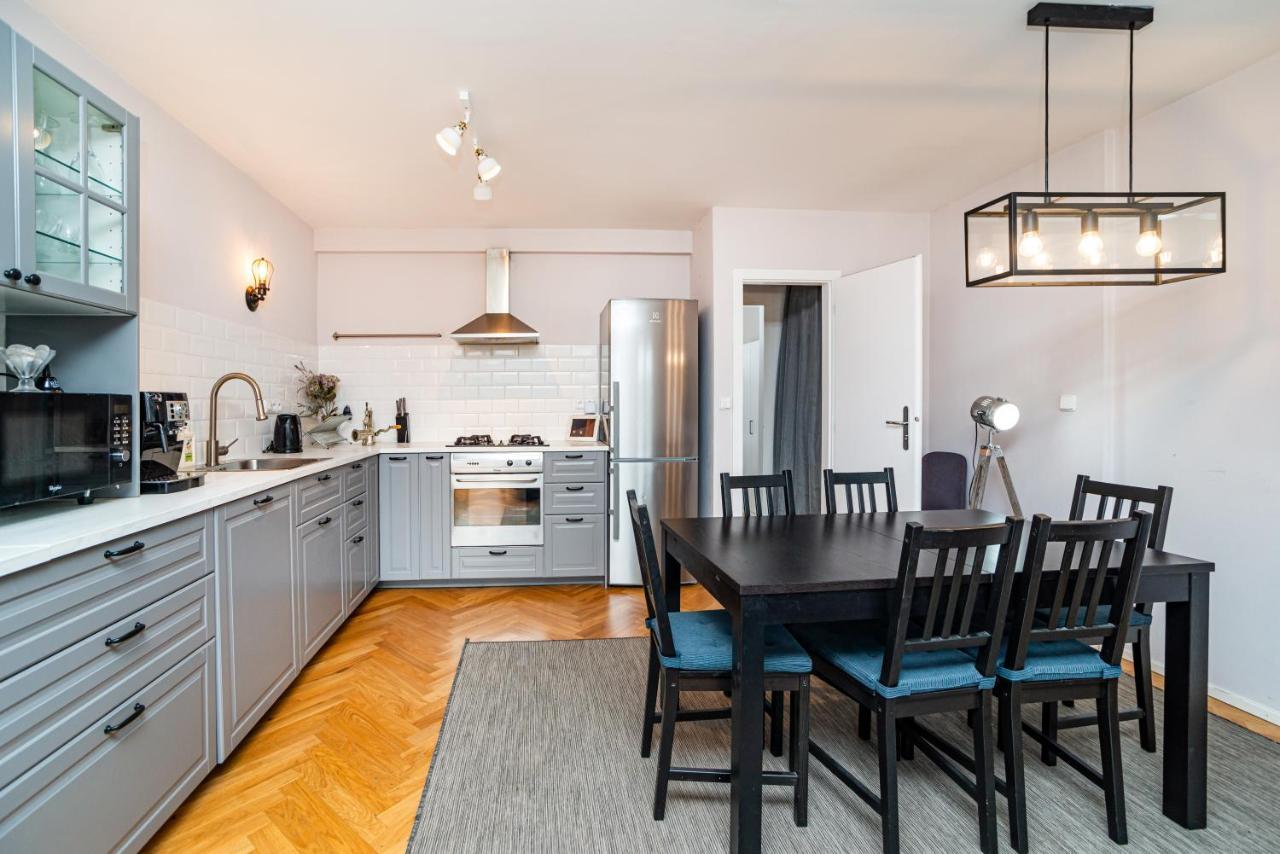 Central, Spacious, Modern 5 Bedrm duplex w/Balcony Praga Exterior foto