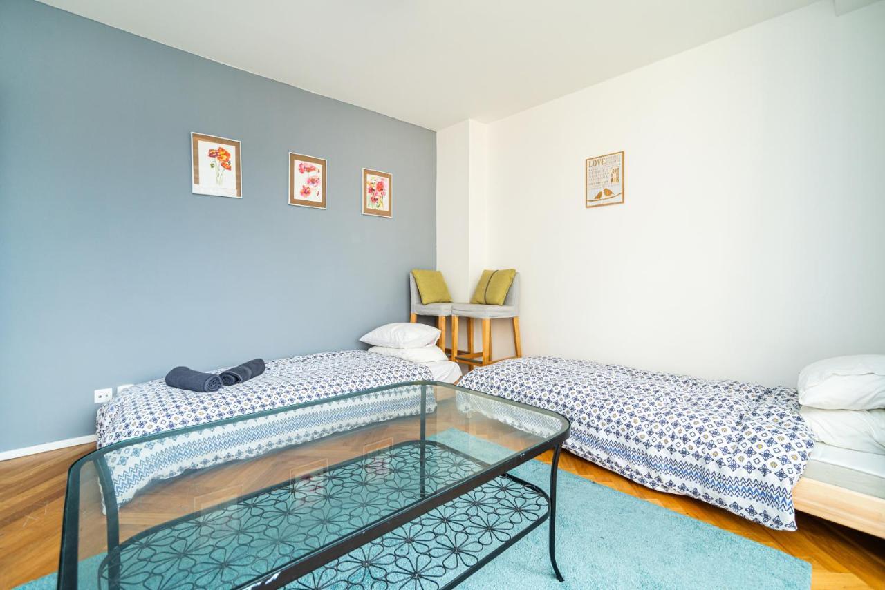 Central, Spacious, Modern 5 Bedrm duplex w/Balcony Praga Exterior foto