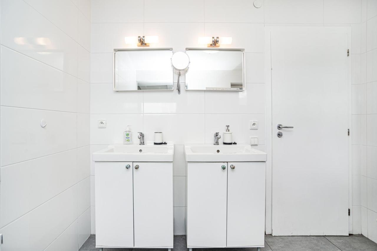 Central, Spacious, Modern 5 Bedrm duplex w/Balcony Praga Exterior foto